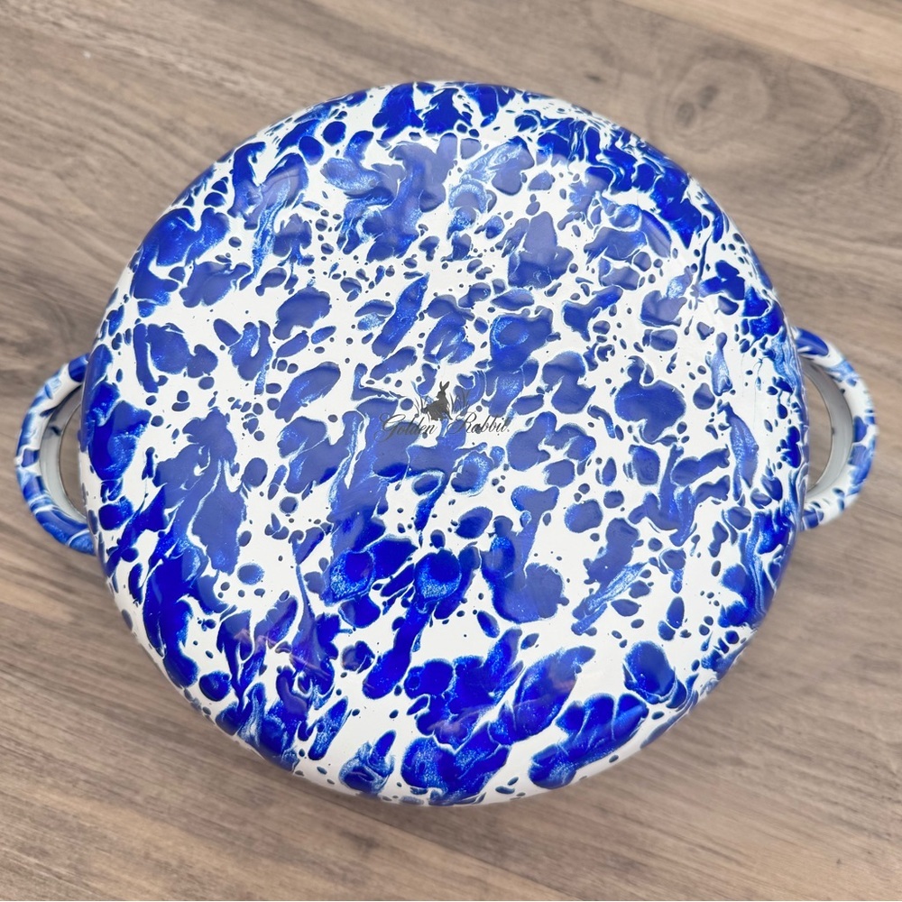 Golden Rabbit | Cobalt Swirl Dutch Oven - Picture 4 of 4